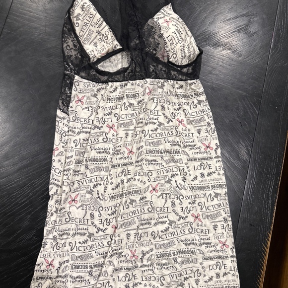 Victoria’s Secret Lingerie Size Small - Picture 3 of 3